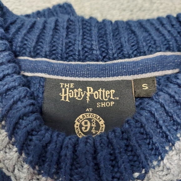 Harry Potter Ravenclaw House Sweater - Picture 2 of 10